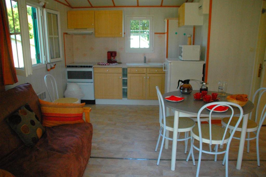 La Lande Du Moulin Otel Sulniac Oda fotoğraf